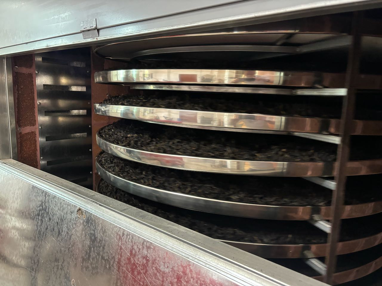A multilayered oven roasting honey orchid phoenix (mi lan xiang) tea